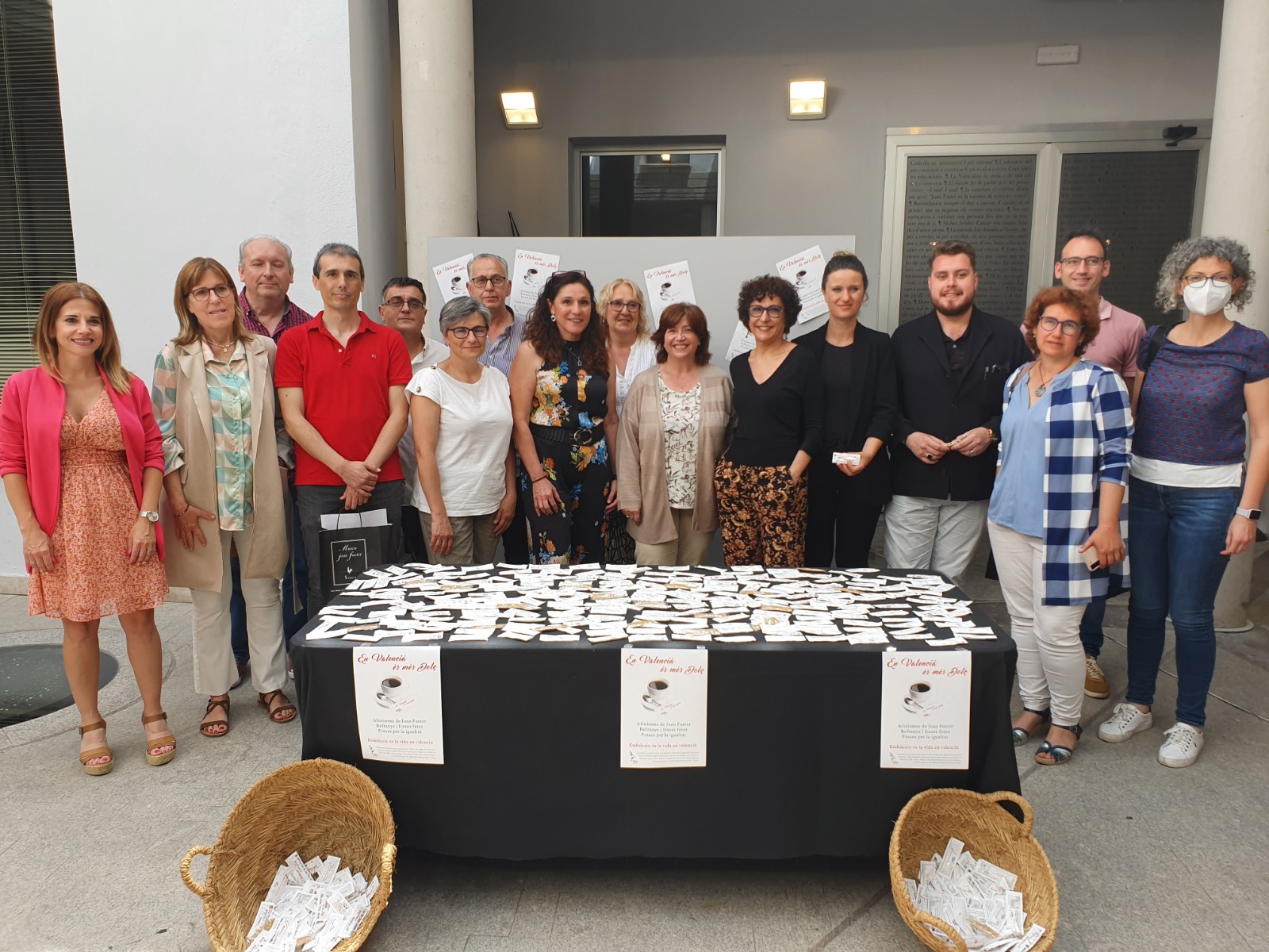 L’hostaleria de la Pobla de Vallbona se suma a la campanya “En valencià, és més dolç”