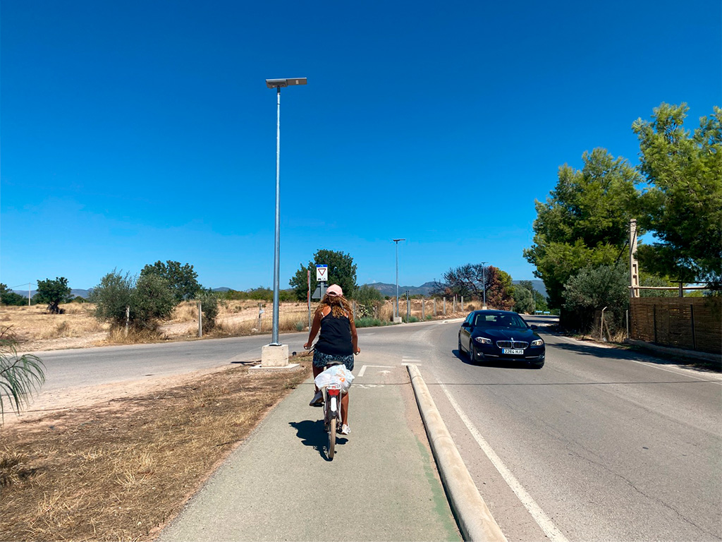L’Ajuntament il·lumina el carril bici de la carretera de la Casa Blanca entre l’autovia i la rotonda de Vista Calderona