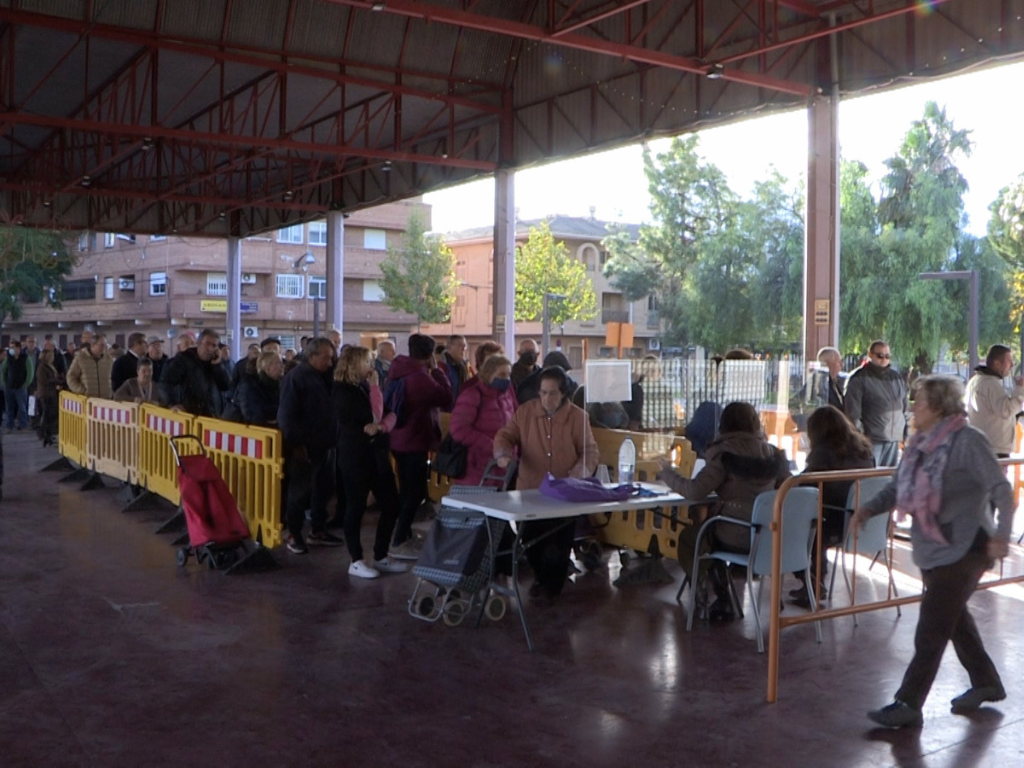 L'ajuntament ha repartit les caixes de nadal a les persones jubilades i pensionistes