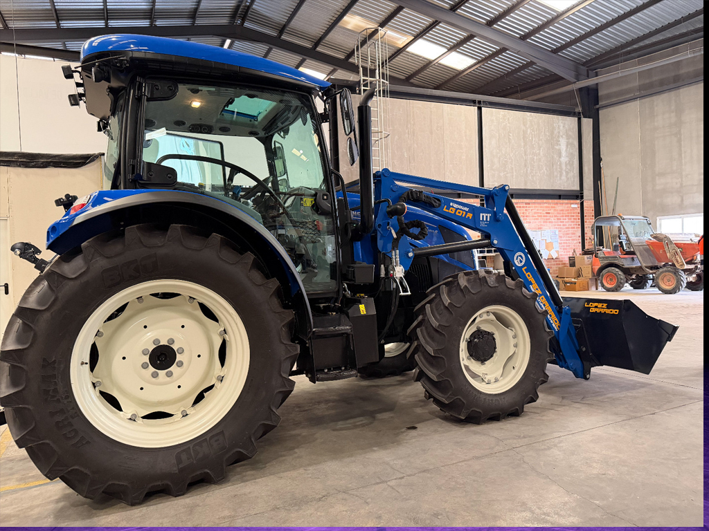 El Ayuntamiento incorpora un nuevo tractor a la flota de vehículos de la Brigada Municipal